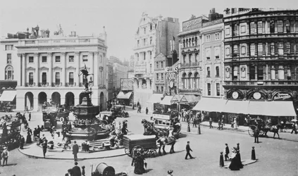 Piccadilly Circus látképe, c. 1900